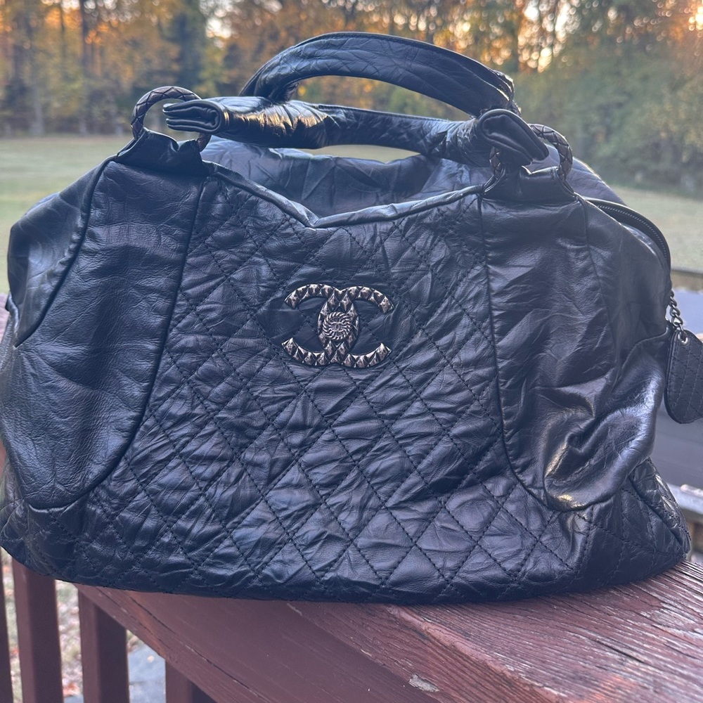 CC Chanel Black Quilted Leather Handbag , beautiful large EXCELLENT PRICE 🎈